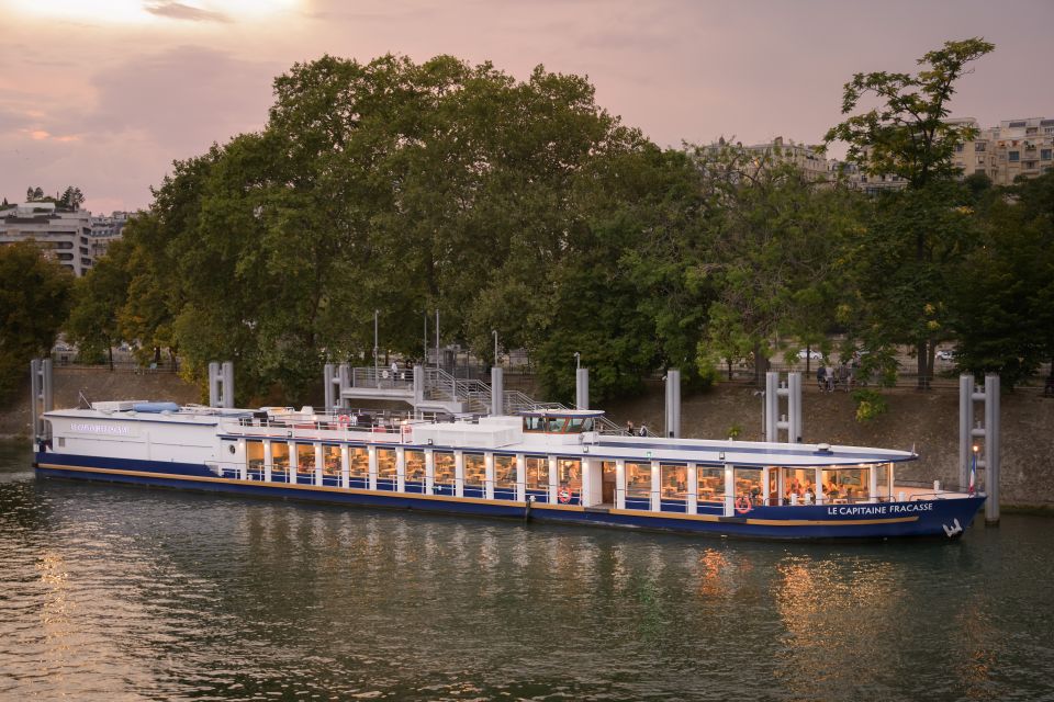 Paris: Romantic Cruise with 3-course Dinner on Seine River - The itinerary in plain English: where you’ll see Paris lighting up