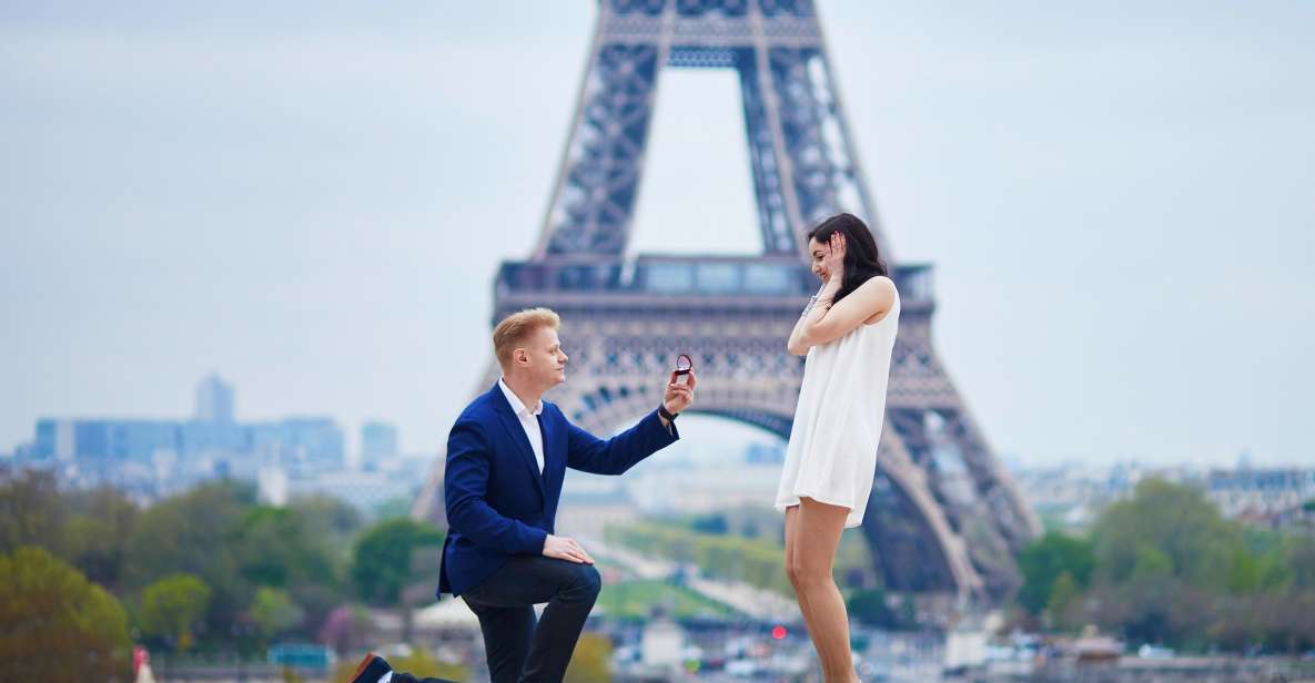 Paris: Romantic Photoshoot for Couples - Meeting at Port de Suffren: Your Start Point Matters