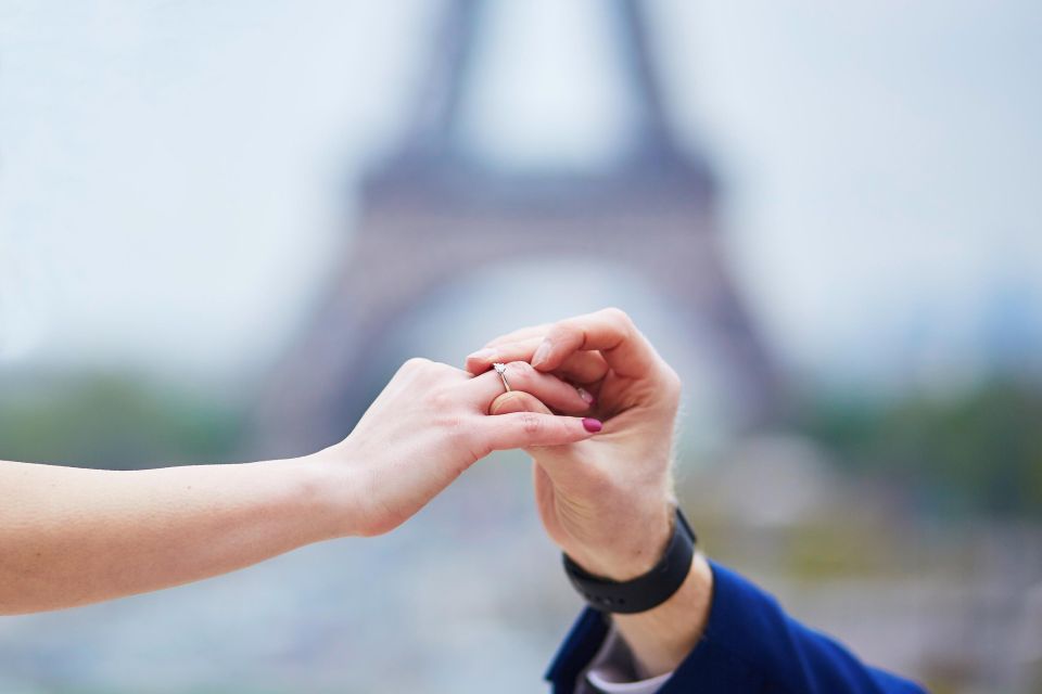 Paris: Romantic Photoshoot for Couples - What’s Not Included (So You Don’t Get Surprised)