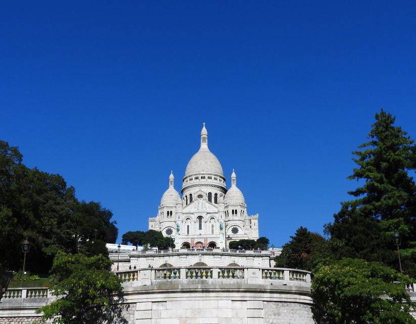 Paris: Sacré-Coeur and Montmartre Tour with Expert Guide - Key things you’ll notice on this tour