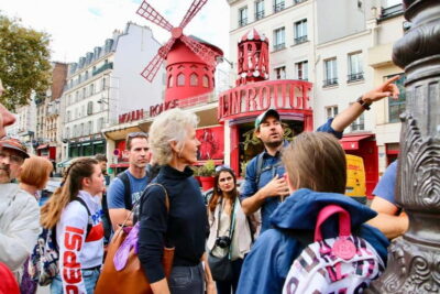 Paris: See 15 to 30 Top Sights with a Fun Guide - Sacre-Coeur inside and the Montmartre streets that feel like a postcard