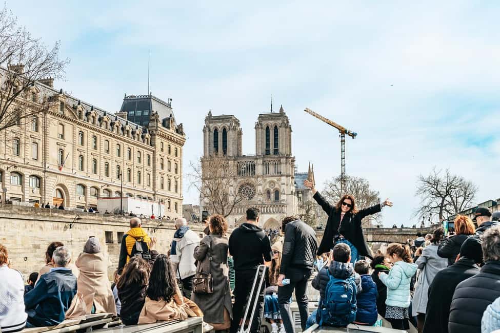 Paris: Seine Cruise and Macaron Tasting by the Eiffel Tower - How to choose your cruise seat and avoid common annoyances