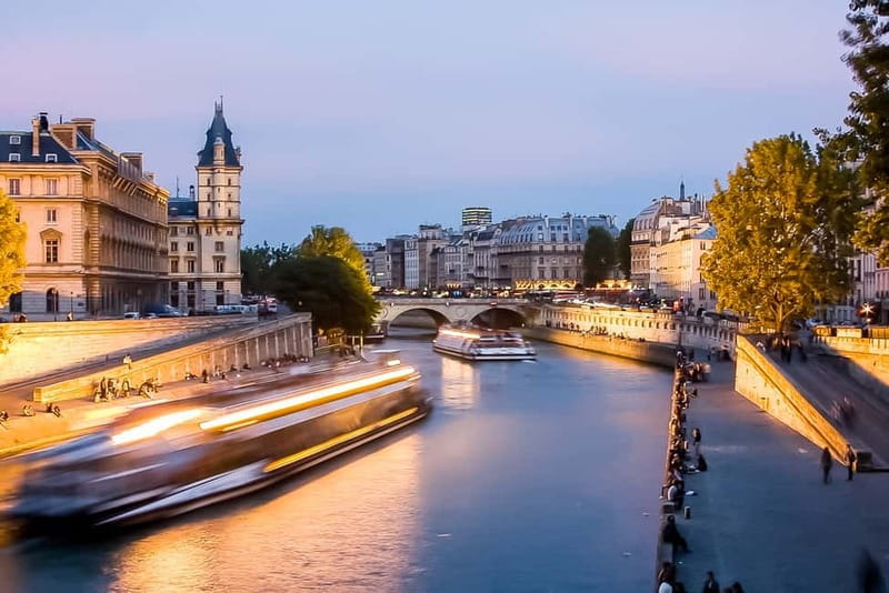Paris: Seine Cruise & Crepe Tasting near the Eiffel Tower - The crêpe bonus at Trocadéro: Eiffel views with your voucher