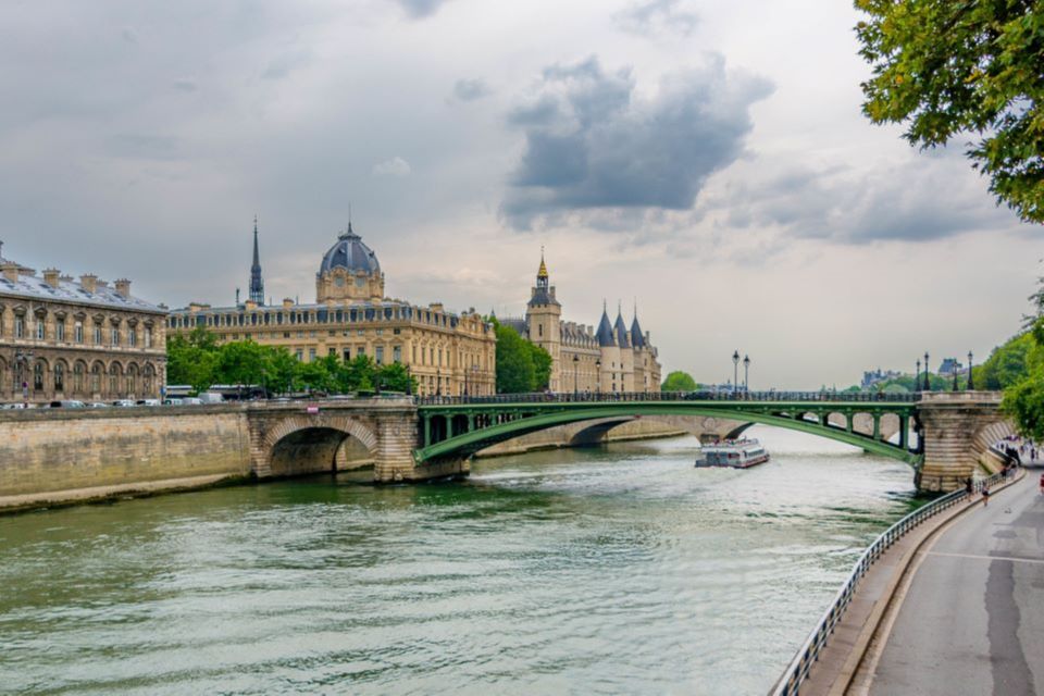 Paris: Seine Cruise with Snack/Optional Eiffel Tower Ticket - Snacks and Drinks Before You Board: A Small Treat That Helps