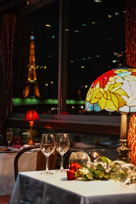 Paris: Seine River Cruise with 3-Course Dinner & Live Music - Service style: quick help, good pacing, and attention where it counts