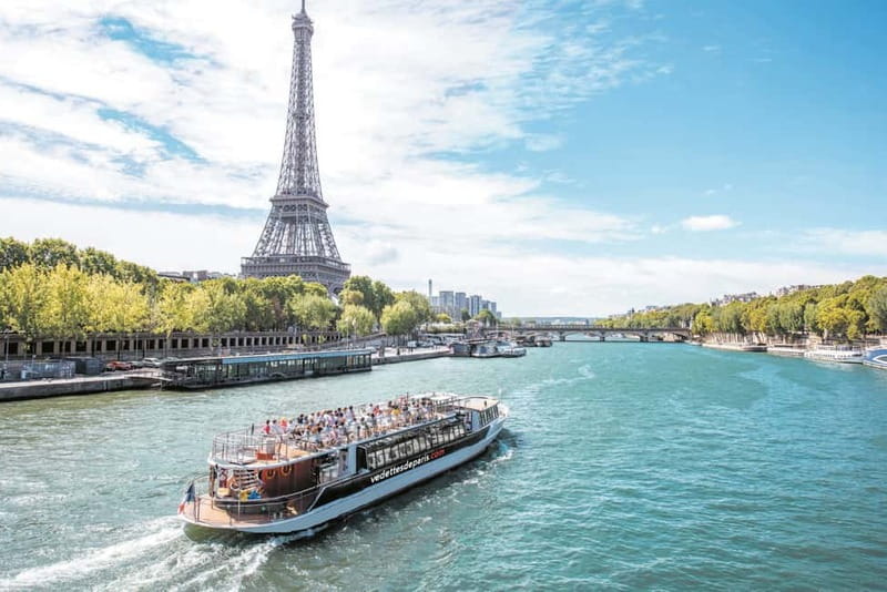 Paris: Seine River Cruise with a Live Guide - Timing That Works: Dusk Wins, Cold Weather Matters