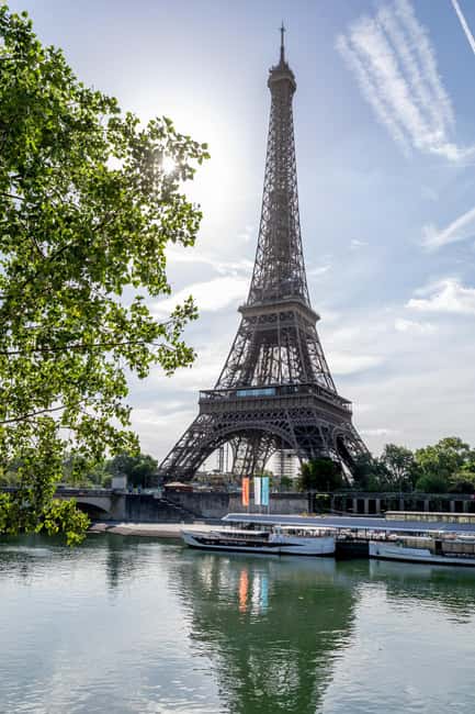 Paris: Seine River Cruise with Champagne from Eiffel Tower - Why this 1-hour Seine cruise is such a smart start