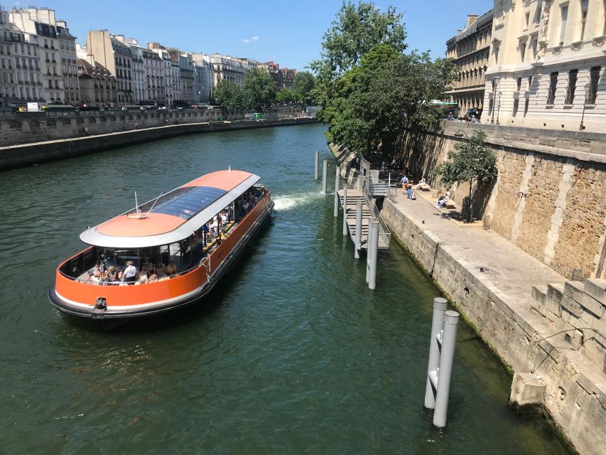 Paris: Seine River Panoramic Cruise - Photo tips: where to stand and how the captain helps