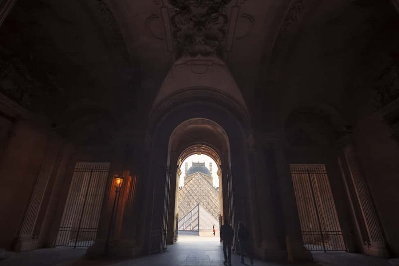 Paris: Skip-the-Line Louvre Highlights Tour with Mona Lisa - My Book-or-Skip Call