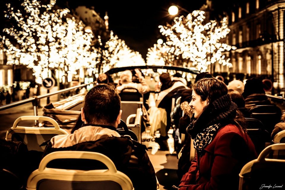 Paris: Tootbus Open-Top Christmas Bus Tour - Meeting point on Boulevard des Capucines: getting seats for the best views