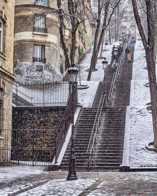 Paris Top Sights Half Day Walking Tour with a Fun Guide - Why the guide experience is the real differentiator