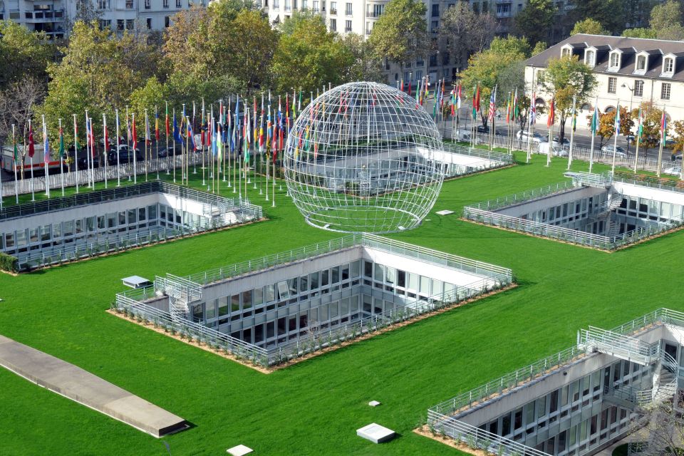 Paris: UNESCO Headquarters Tour - Art lovers: how to focus so you don’t rush everything