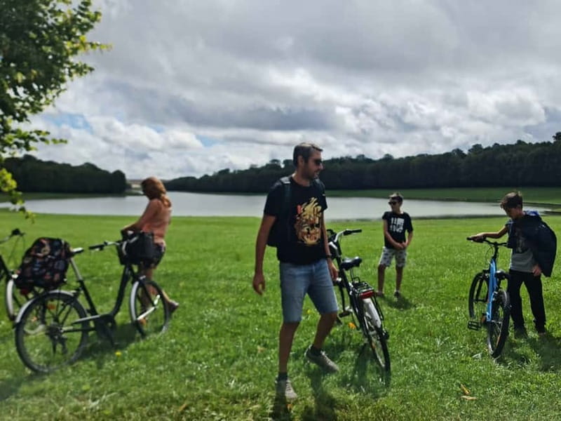 Paris: Versailles Golf Cart & Bike Tour with Palace Entry - Switch to bikes: Petit Trianon, Queen’s Hamlet, and flat-ground cycling