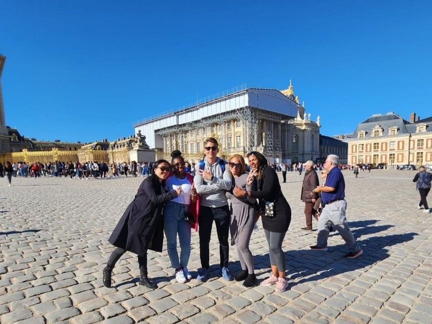Paris: Versailles Golf Cart & Bike Tour with Palace Entry - French picnic lunch with a wine choice at Angelina