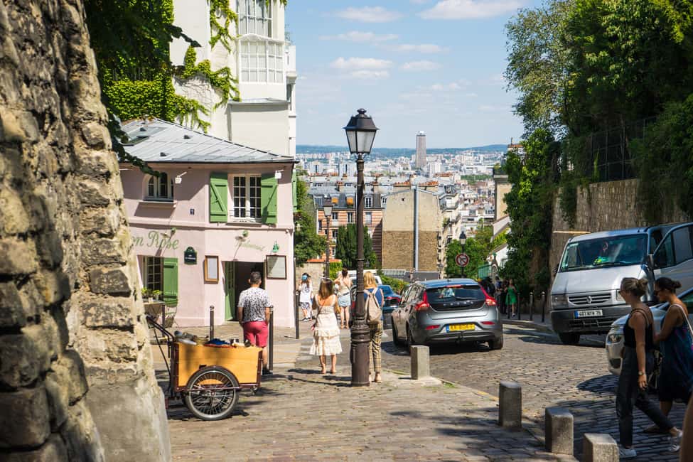 Paris: Walking Tour of Montmartre - La Maison Rose: the pink façade and the quieter side of the frame