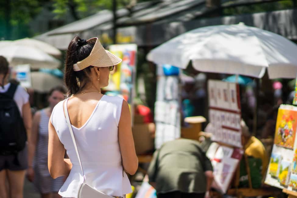 Paris: Walking Tour of Montmartre - Place du Tertre: where art still has a stage