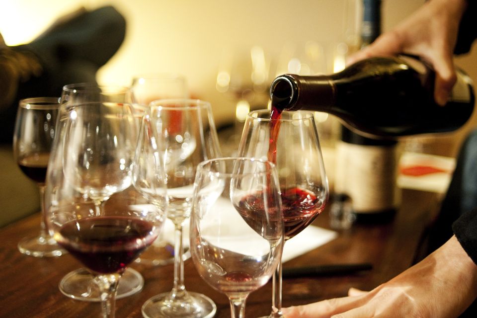 Paris: Wine and Cheese Tasting - Independent producers across France: what that changes for your glass
