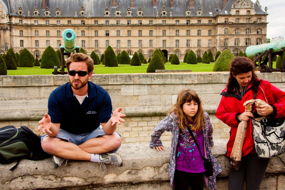 Private Secrets of Paris Bike Tour - Bike skills, hills, and occasional cars: the real logistics