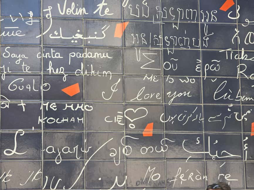 The historic district of Montmartre - Meeting at Blanche: where your Montmartre story starts
