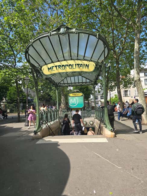 The historic district of Montmartre - First photo stop: seeing Montmartre before you understand it