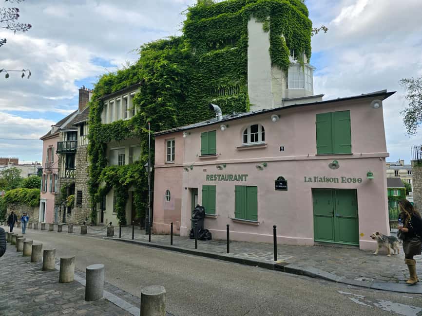 The historic district of Montmartre - Guided Montmartre walking: turning streets into a storyline