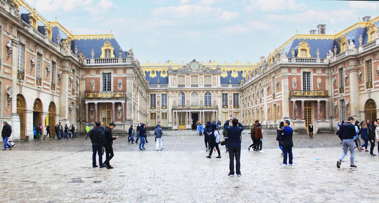 Versailles & Giverny from Paris PRIVATE TOUR with PHOTOSHOOT - Who This Tour Fits Best (and Who Should Choose Another Style)
